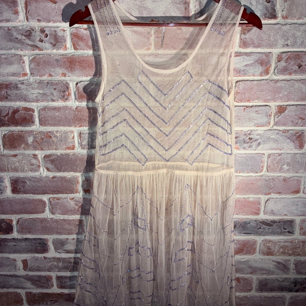Free People GORGEOUS Sheer Mini Slip Dress
New Years Eve Vibes✨
